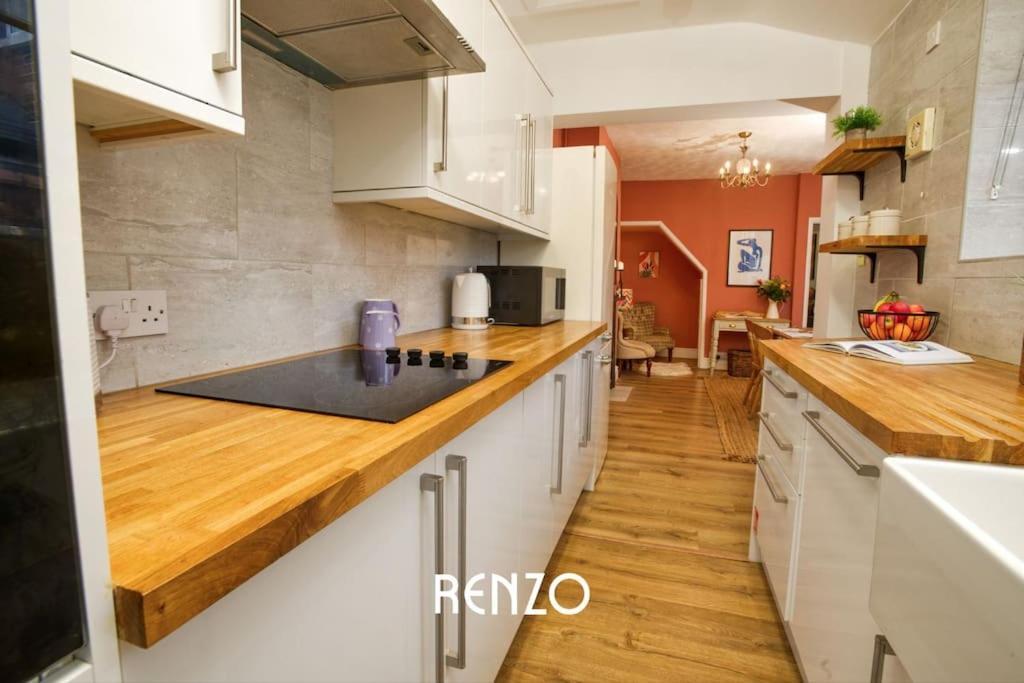 Inviting 3-Bed Home In Lincoln By Renzo, Stunning Design, Close To Lincoln Cathedral! Экстерьер фото