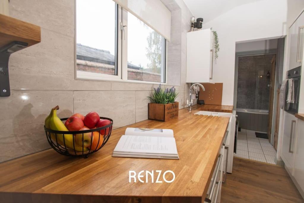 Inviting 3-Bed Home In Lincoln By Renzo, Stunning Design, Close To Lincoln Cathedral! Экстерьер фото