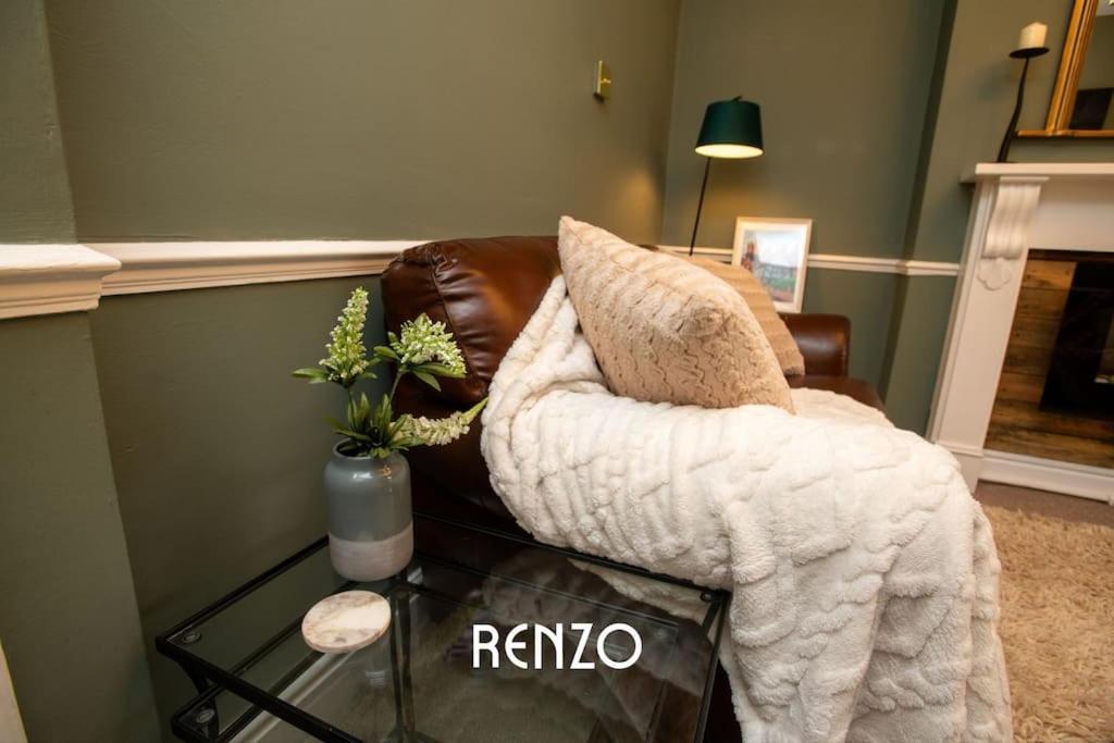 Inviting 3-Bed Home In Lincoln By Renzo, Stunning Design, Close To Lincoln Cathedral! Экстерьер фото